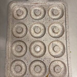 Trudeau 12-cavity silicone donut baking pan